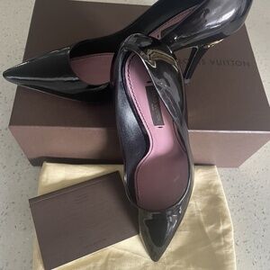 Authentic Louis Vuitton Pumps Black Patent leather, 36.5, excellent condition